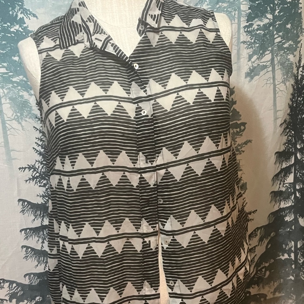 Sleeveless blouse